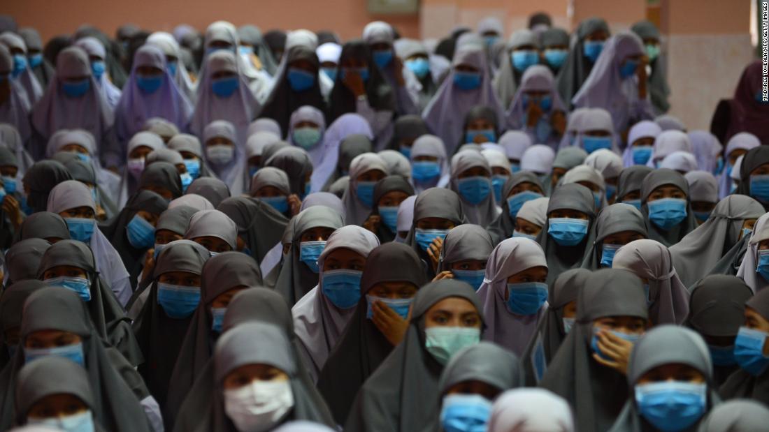 Students at the Attarkiah Islamic School wear face masks during a ceremony in Thailand&#39;s southern province of Narathiwat on March 17.